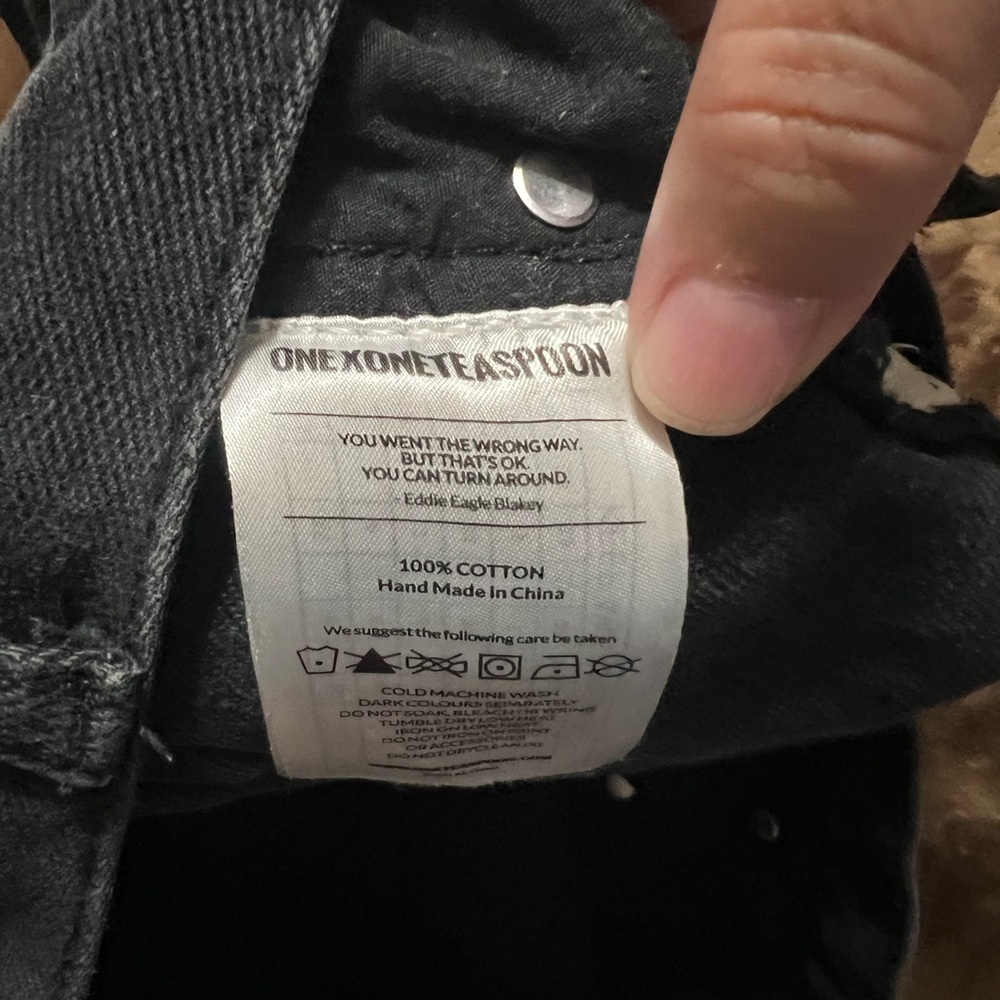 Woman’s size 28 One Teaspoon black jean shorts - Picture 4 of 8